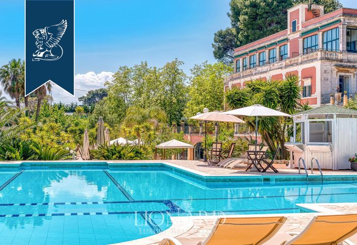 Image No.10-16 Bed Villa for sale