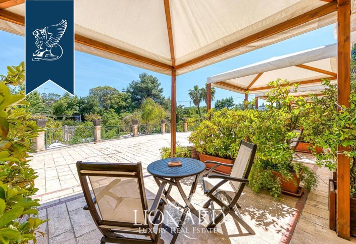 Image No.16-16 Bed Villa for sale