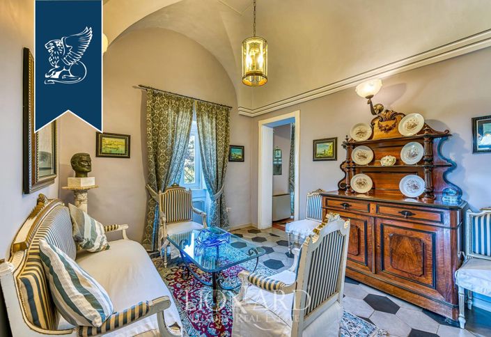 Image No.28-16 Bed Villa for sale