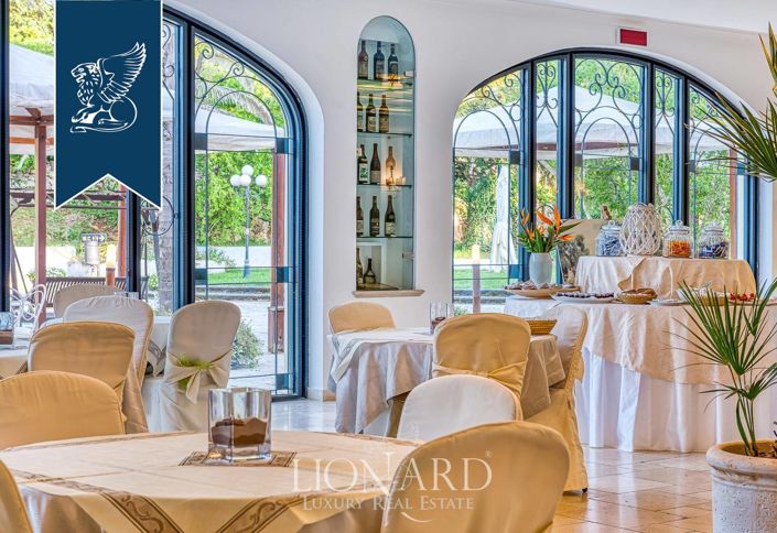 Image No.29-16 Bed Villa for sale