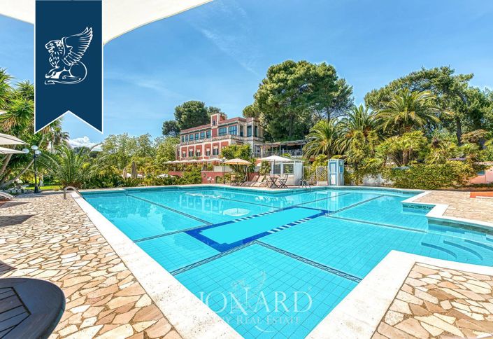 Image No.3-16 Bed Villa for sale