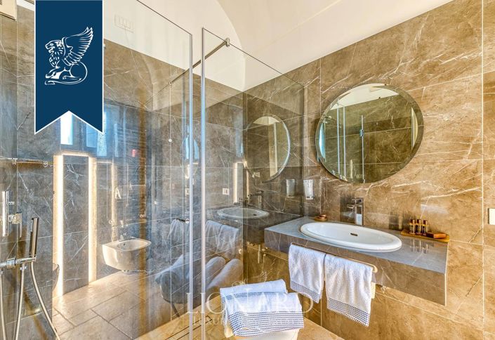 Image No.42-16 Bed Villa for sale