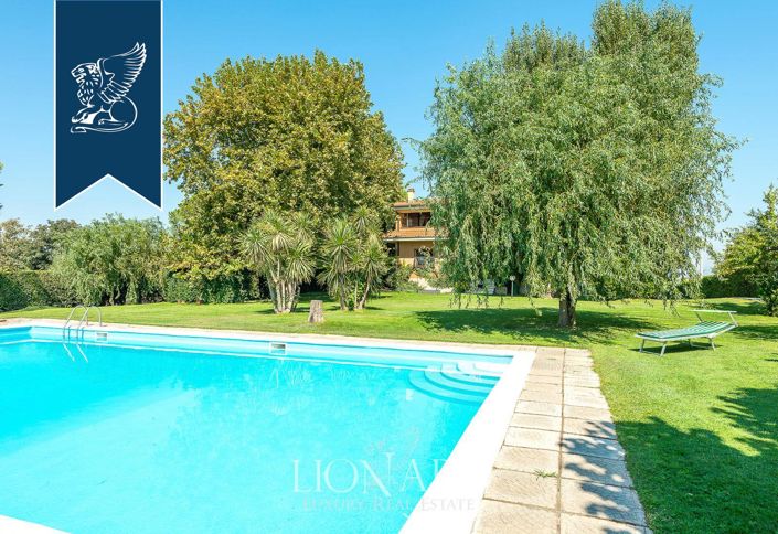 Image No.15-7 Bed Villa for sale