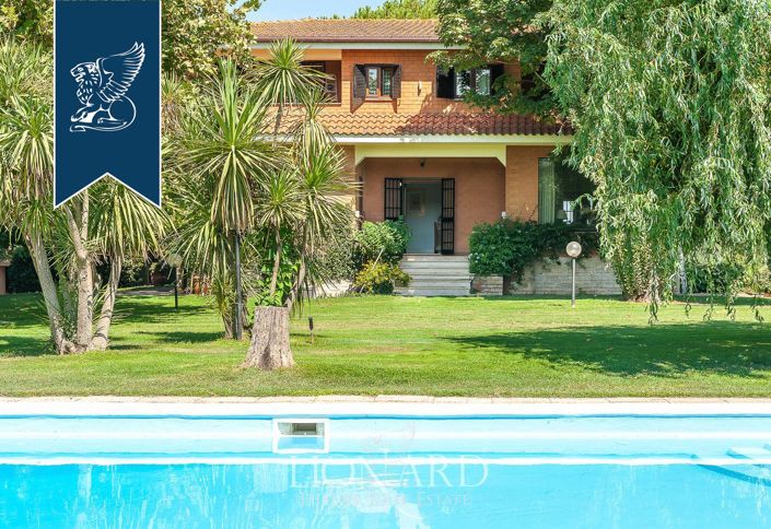 Image No.3-7 Bed Villa for sale