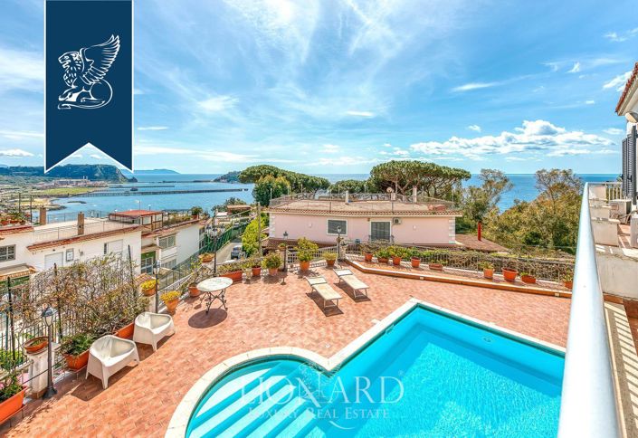 Image No.10-Villa de 8 chambres à vendre à Pozzuoli