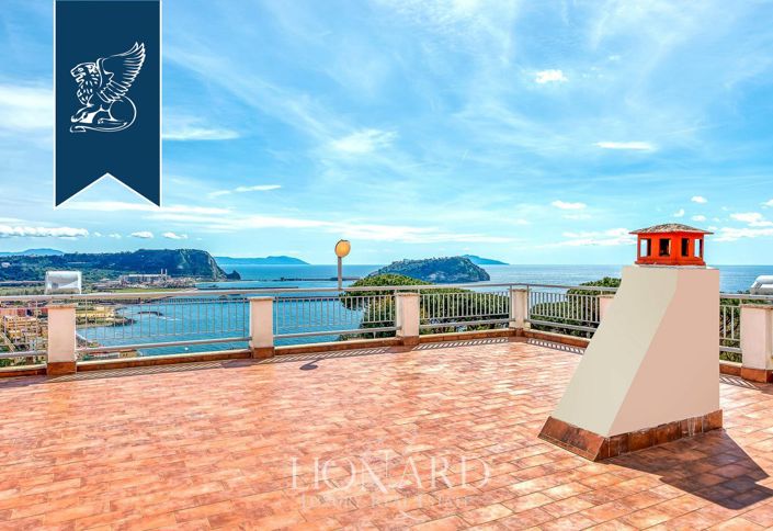 Image No.12-Villa de 8 chambres à vendre à Pozzuoli