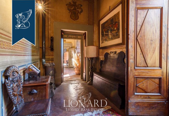 Image No.18-40 Bed Property for sale