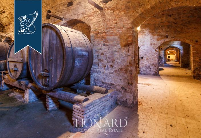 Image No.31-40 Bed Property for sale