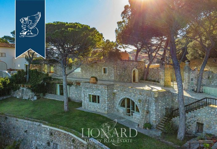 Image No.8-6 Bed Villa for sale