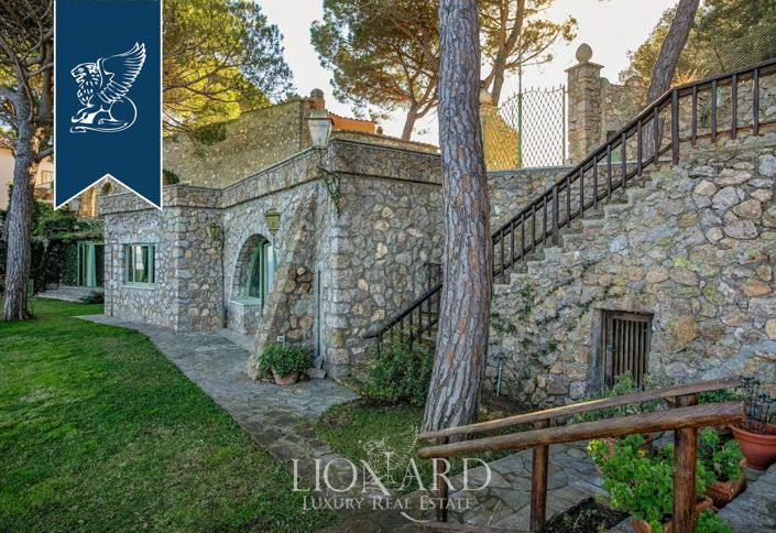 Image No.9-6 Bed Villa for sale