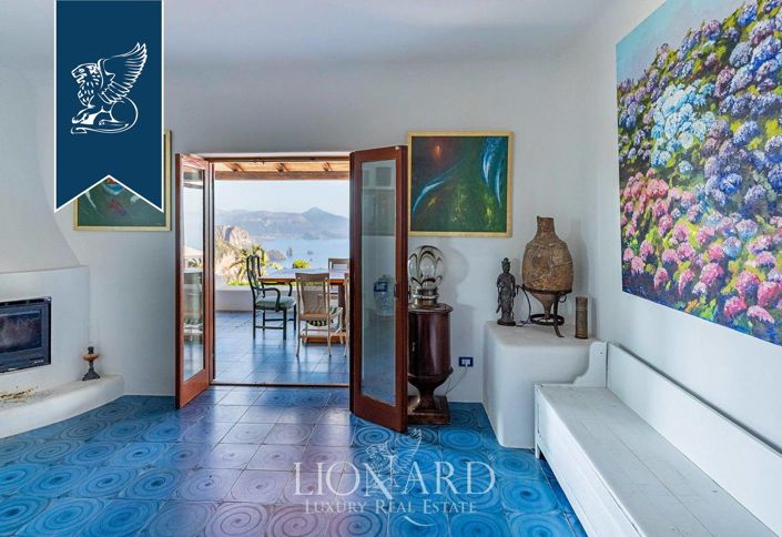 Image No.19-10 Bed Villa for sale