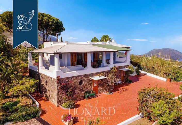 Image No.2-10 Bed Villa for sale