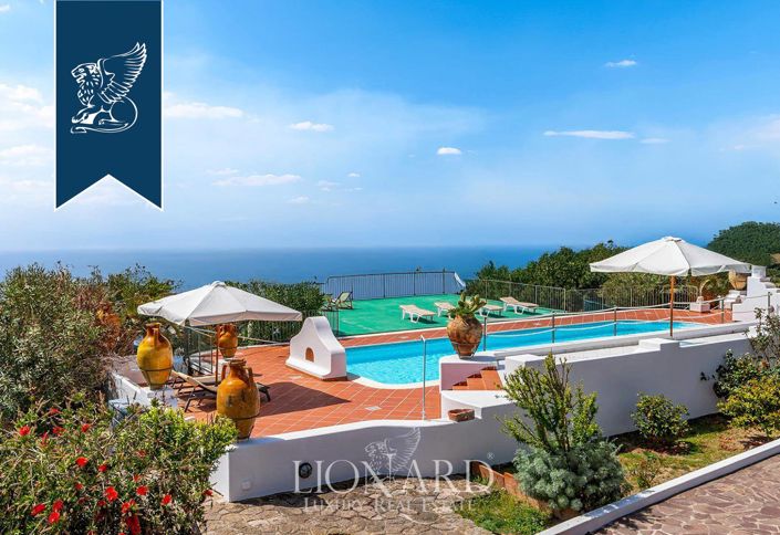 Image No.4-10 Bed Villa for sale