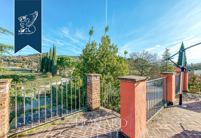 Image No.10-9 Bed Farmhouse for sale