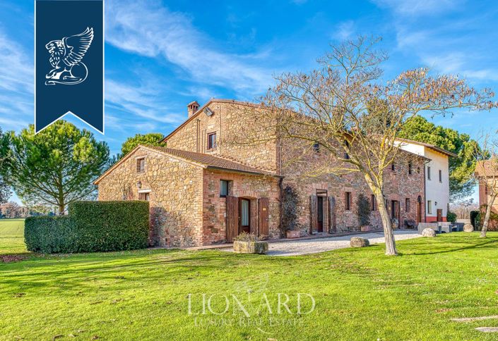 Image No.13-9 Bed Farmhouse for sale