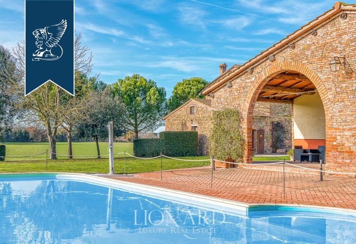 Image No.17-9 Bed Farmhouse for sale