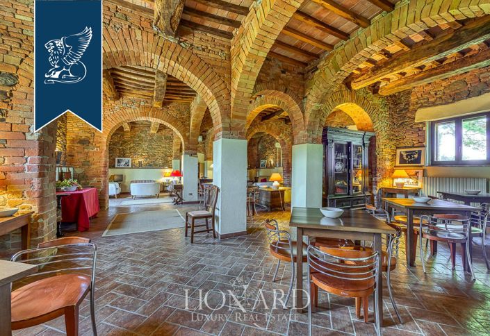 Image No.20-9 Bed Farmhouse for sale