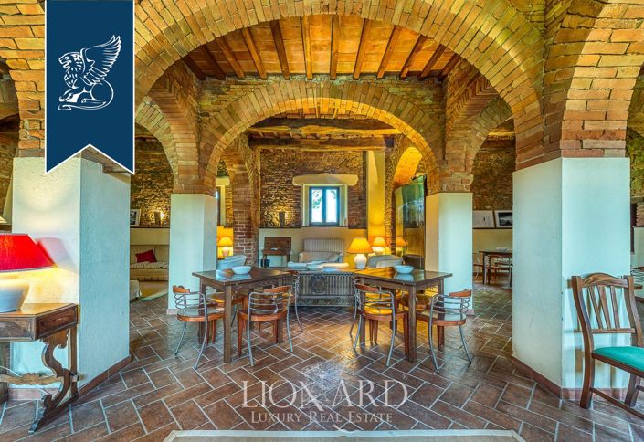 Image No.21-9 Bed Farmhouse for sale