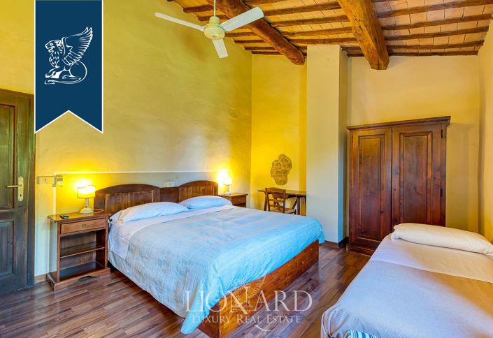 Image No.28-9 Bed Farmhouse for sale