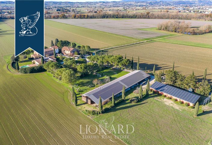 Image No.33-9 Bed Farmhouse for sale