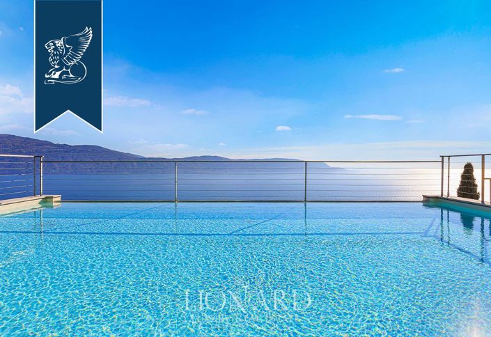 Image No.2-4 Bed Villa for sale