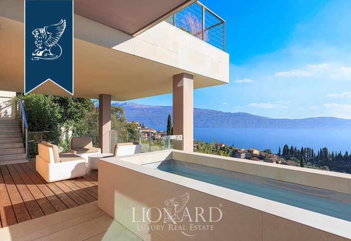 Image No.3-4 Bed Villa for sale