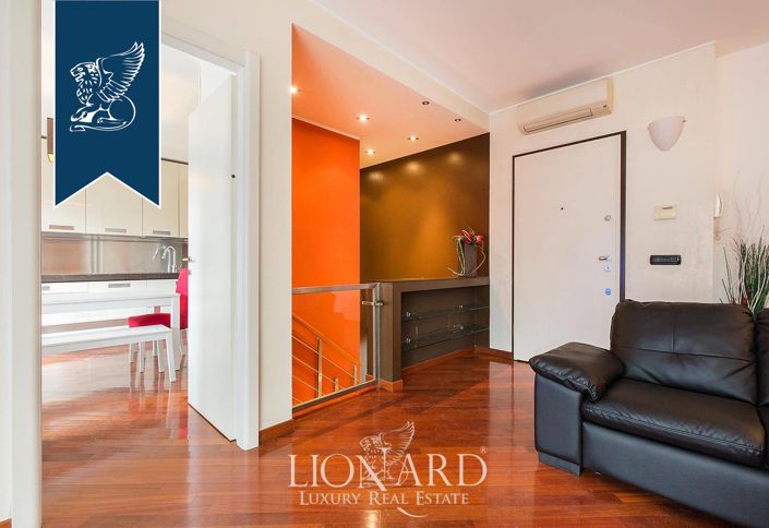 Image No.10-6 Bed Apartment for sale