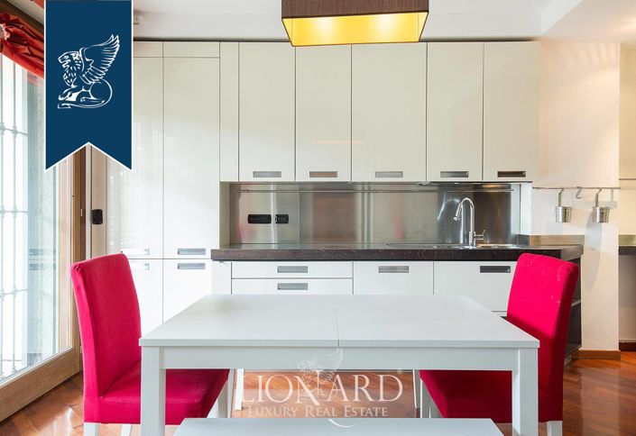 Image No.12-6 Bed Apartment for sale