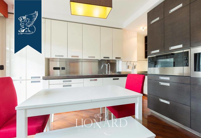 Image No.13-6 Bed Apartment for sale