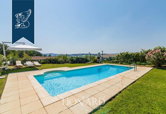 Image No.25-6 Bed Farmhouse for sale