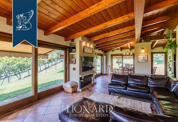 Image No.29-6 Bed Farmhouse for sale