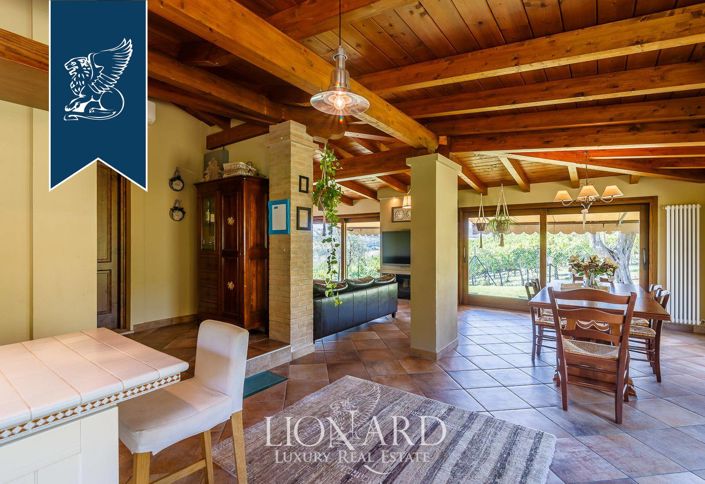 Image No.32-6 Bed Farmhouse for sale