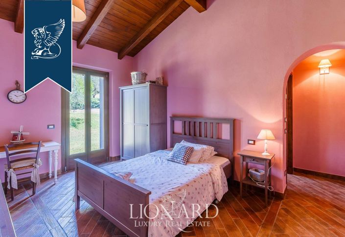 Image No.39-6 Bed Farmhouse for sale