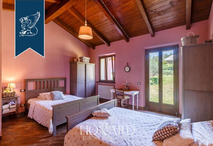 Image No.40-6 Bed Farmhouse for sale