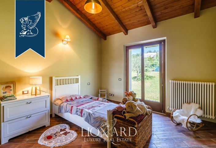 Image No.41-6 Bed Farmhouse for sale