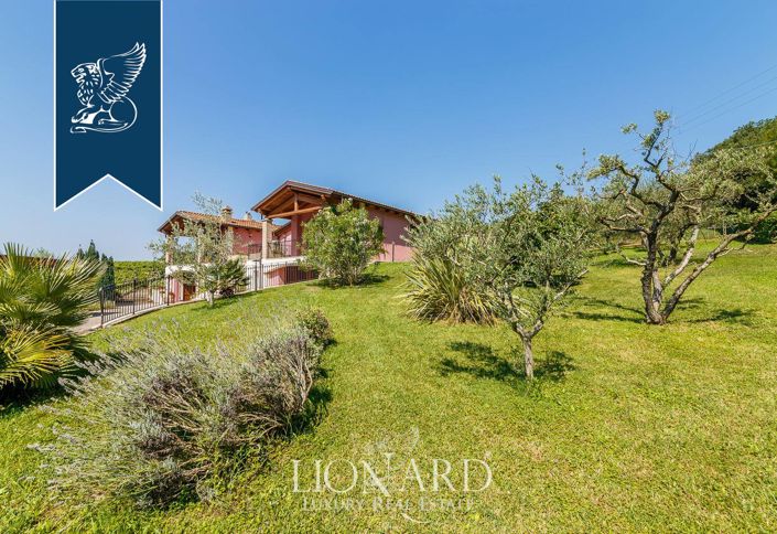 Image No.5-6 Bed Farmhouse for sale