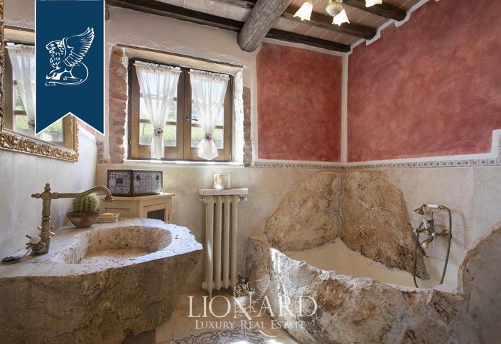 Image No.44-5 Bed Country House for sale