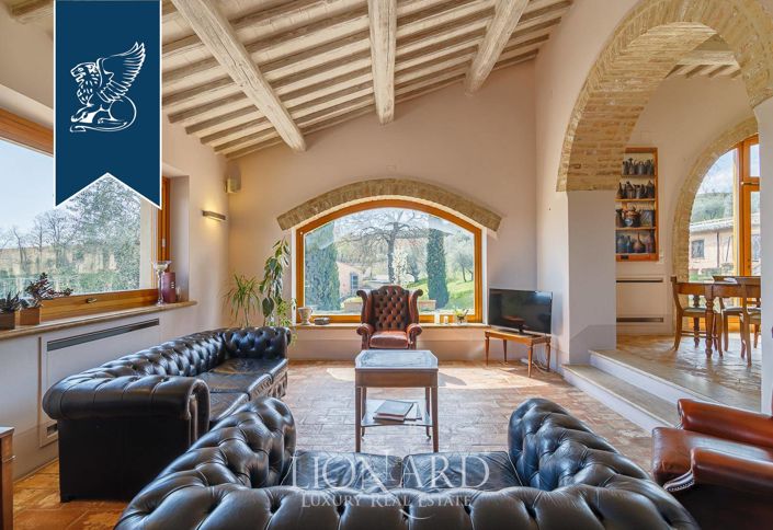 Image No.63-21 Bed Hotel for sale