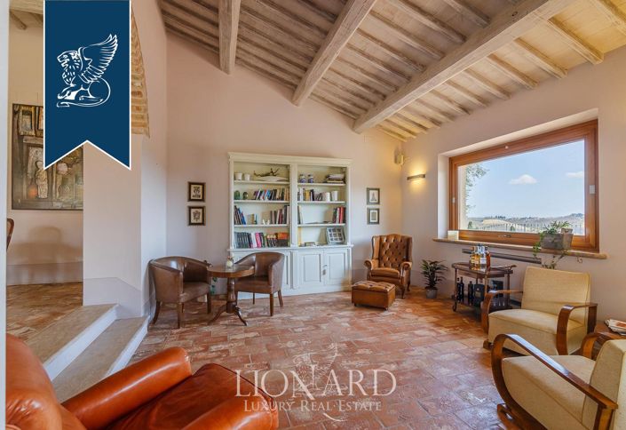 Image No.64-21 Bed Hotel for sale