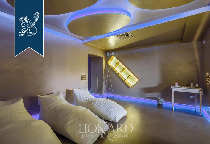 Image No.83-21 Bed Hotel for sale