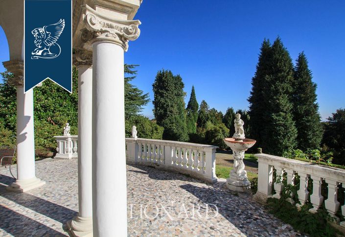 Image No.19-10 Bed Villa for sale