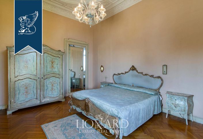 Image No.47-10 Bed Villa for sale