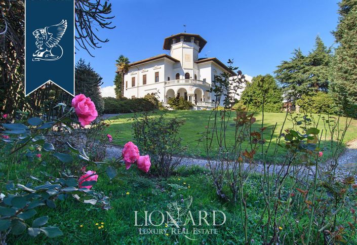 Image No.6-10 Bed Villa for sale