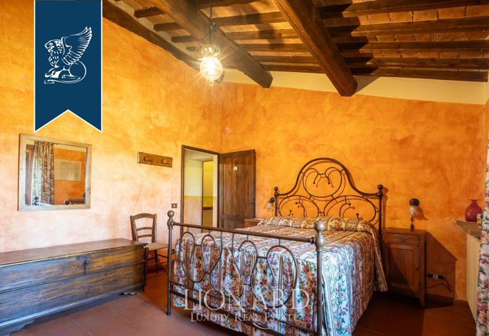 Image No.14-6 Bed Farmhouse for sale