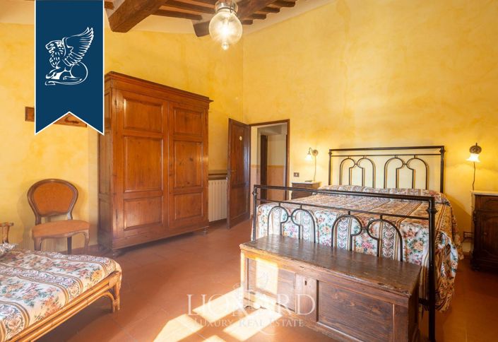 Image No.16-6 Bed Farmhouse for sale