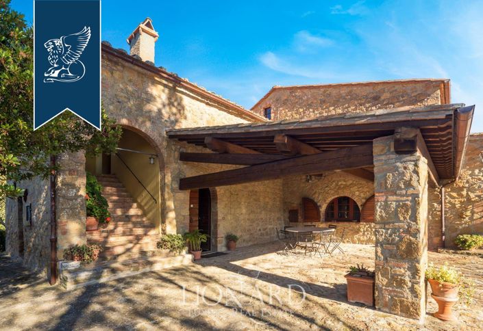 Image No.3-6 Bed Farmhouse for sale