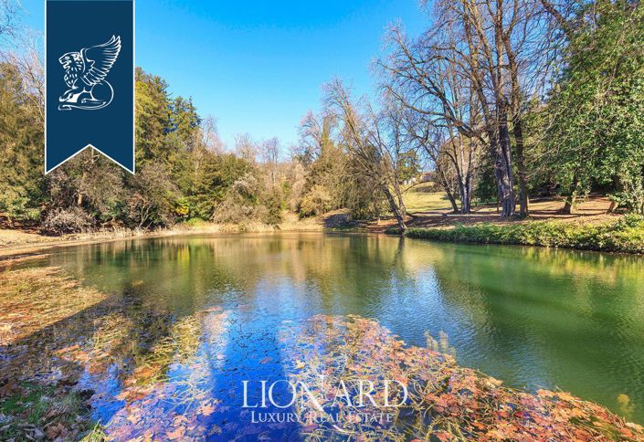 Image No.15-15 Bed Villa for sale