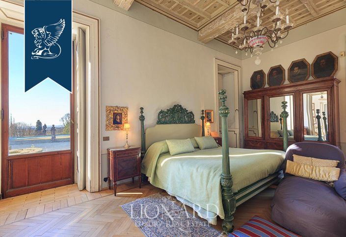 Image No.30-15 Bed Villa for sale