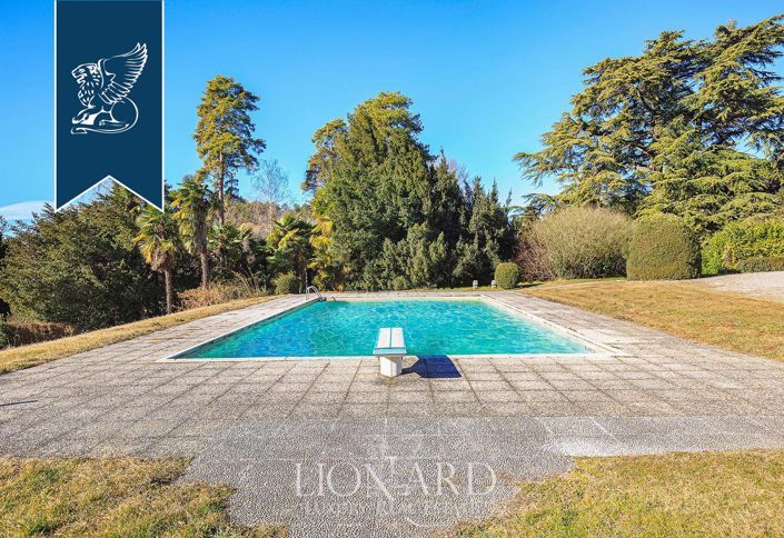 Image No.8-15 Bed Villa for sale