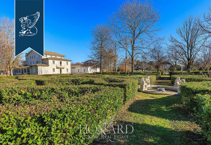 Image No.18-7 Bed Villa for sale